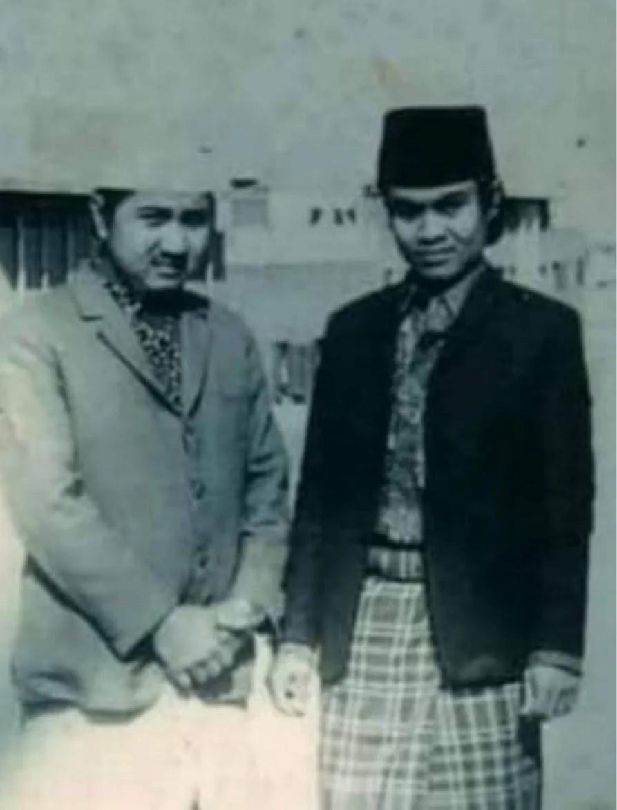 KH. Abdullah Syukri Zarkasyi dan KH. Hasan Abdullah Sahal Muda